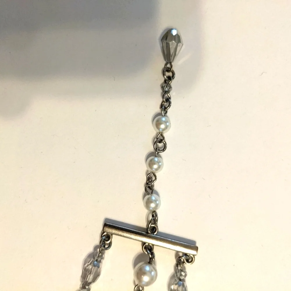White House Black Market Faux Pearl Rhinestone and Silver Tone Bracelet Like New - Picture 4 of 4